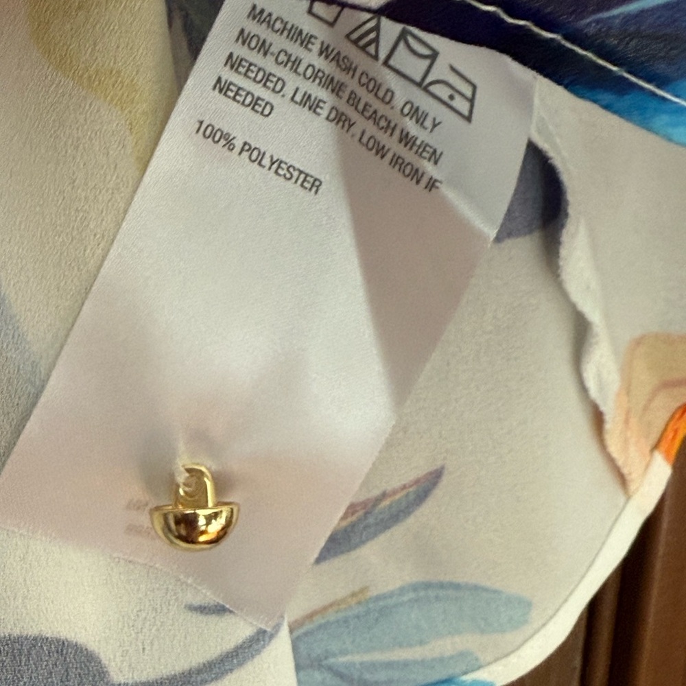 IMAN white blouse with Blue and Orange flowers NWOT - Picture 6 of 7
